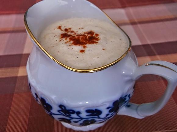 Dip z cukinii na jogurcie z chili i cebulą