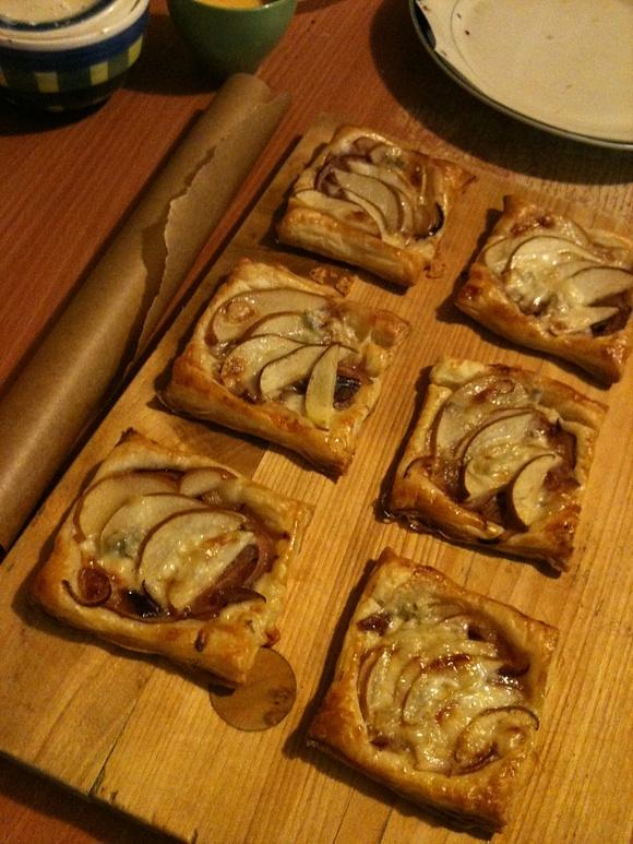 Tartaletki z serem na cieście francuskim