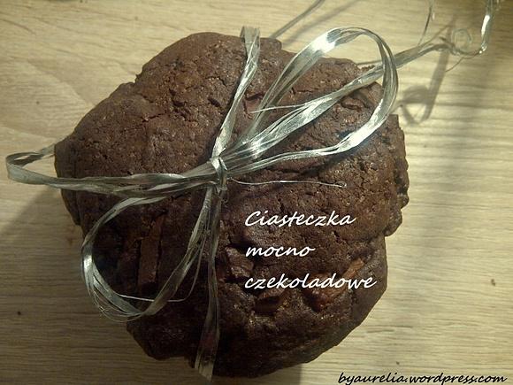 Ciasteczka mocno czekoladowe z kakao i czekoladą