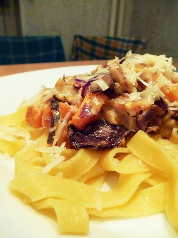 Tagliatelle z dynią i grzybami