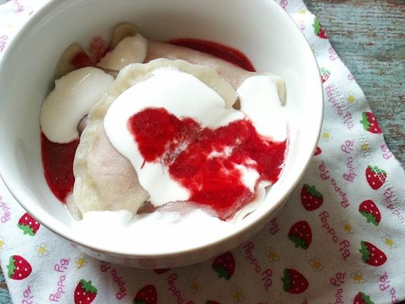 Pierogi z serem i truskawkami