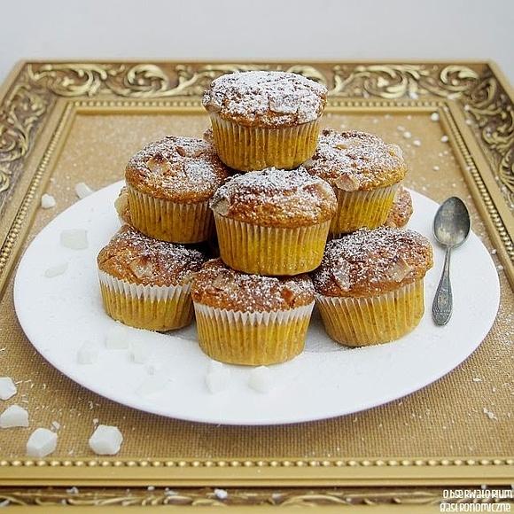 Śniadaniowe muffinki owsiane kokosowo-bananowe
