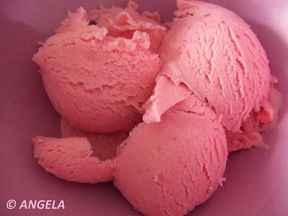 Lody truskawkowe - strawberry ice cream - gelato con fragole