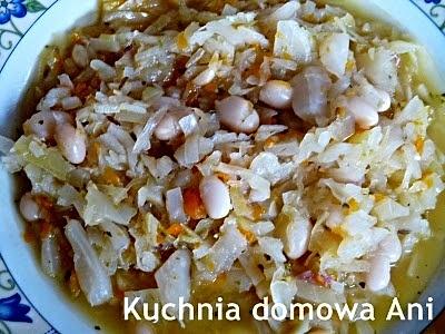 Kapusta mieszana z fasolą jako dodatek do schabowego