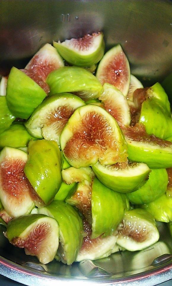 Marmolada z fig z goździkami i cynamonem