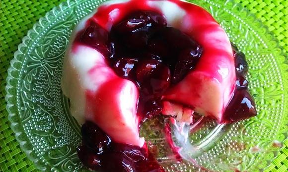 Panna Cotta z wiśniami