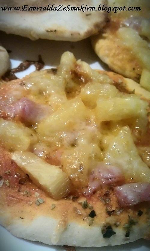 Mini pizza hawajska z ananasem