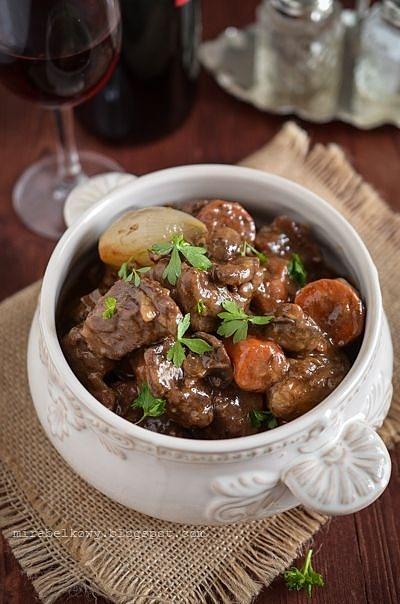Wołowina po burgundzku boeuf bourguignon