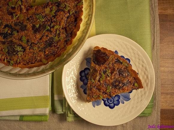 Bezglutenowa tarta z kaszą gryczaną i grzybami
