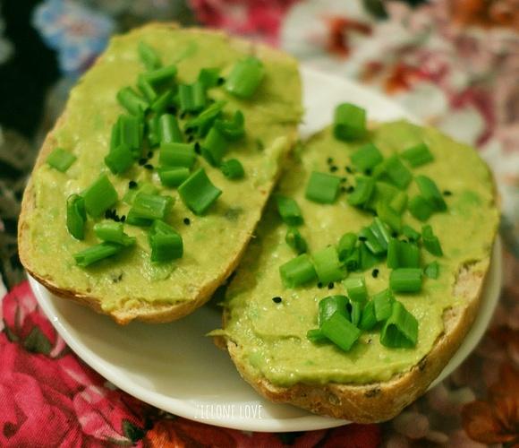 Uzależniająca pasta z awokado