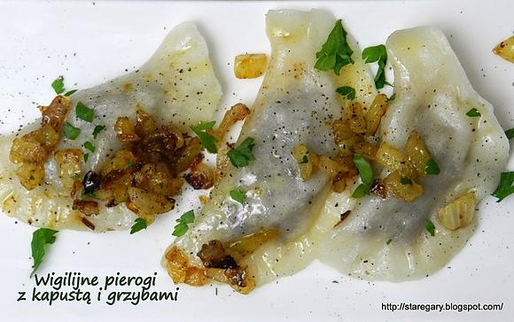 Wigilijne pierogi z kapustą i grzybami