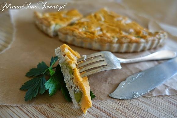 Quiche z płatków owsianych z brukselką i kozim serem