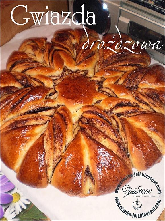Gwiazda drożdżowa z cynamonem - przepis krok po kroku