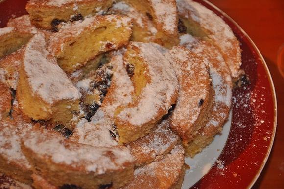 Ciasto z bakaliami i owocami na specjalne okazje