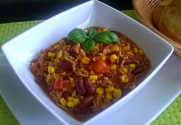 Chili con carne z mięsem i warzywami