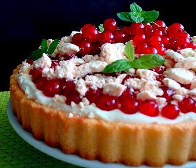 Tarta biszkoptowa z mascarpone i porzeczkami
