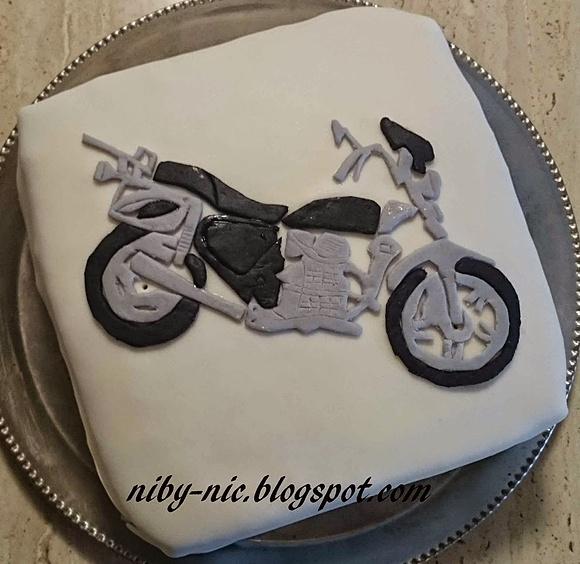 Motocyklowy tort dla połówki