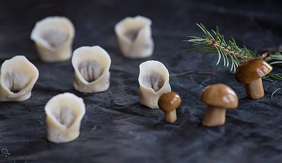 Uszka wigilijne z dużym farszem i delikatnym ciastem