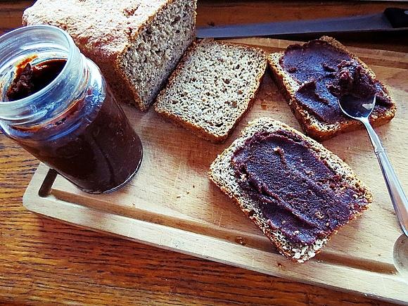 Domowa wegańska nutella słodki krem orzechowy