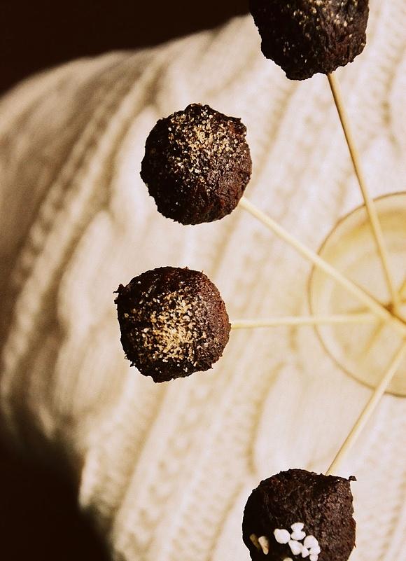 Cake pops z suszem z kompotu na święta