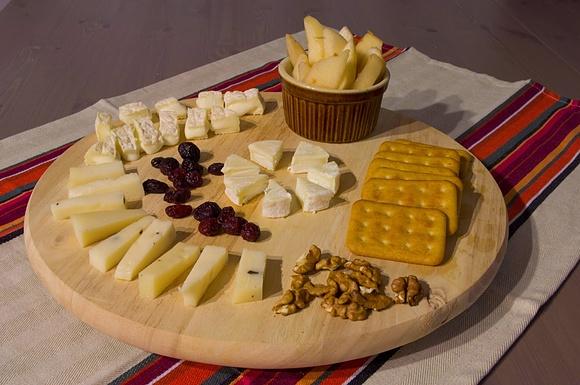 Deska serów na rozpoczęcie długiego weekendu