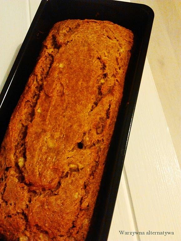 Bezglutenowy chlebek bananowy z korzennymi przyprawami na święta