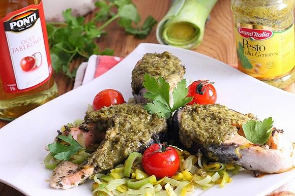 Łosoś z nutą pesto z porem
