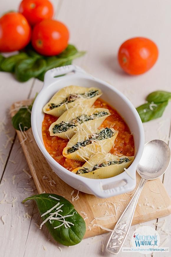Conchiglioni nadziewane ricottą i szpinakiem