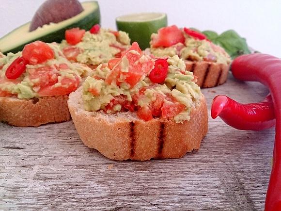 Bruschetta z guacamole