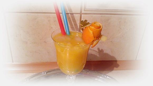 Whiskey z rumem i sokiem pomarańczowym - drink na Sylwestra