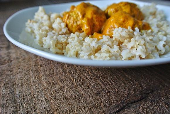 Klopsiki z indyka w sosie curry