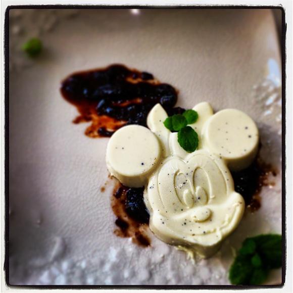 Panna Cotta z wanilią i owocami