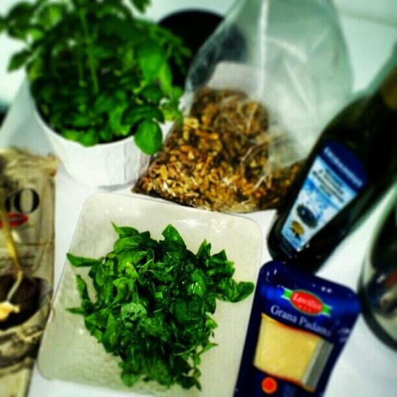 Pesto z bazylii i orzechów włoskich