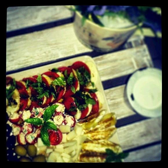 Pomidorki koktajlowe nadziewane serem feta