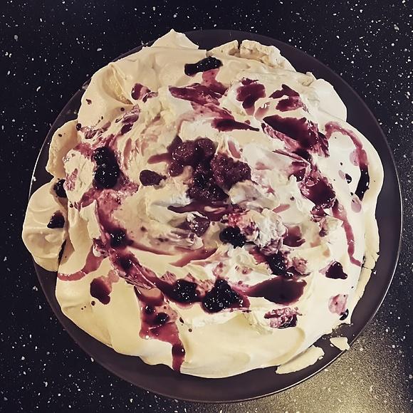 Pavlova na nowy rok - deser australijski i nowozelandzki