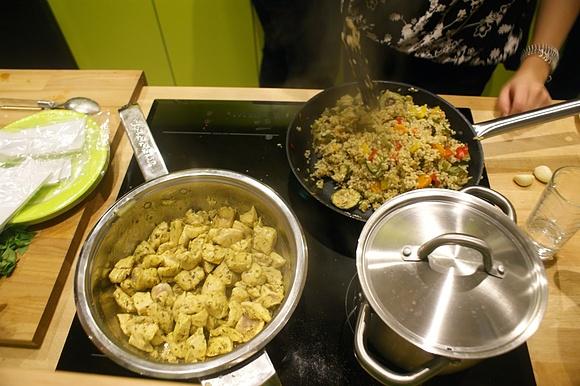 Paella z kurczakiem i karczochami