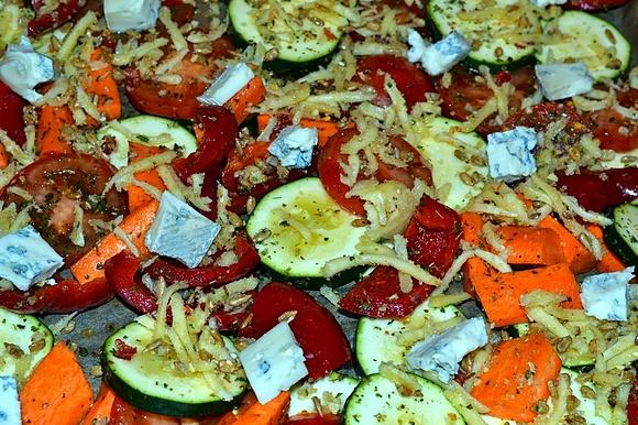 Warzywa z piekarnika z parmezanem i gorgonzolą