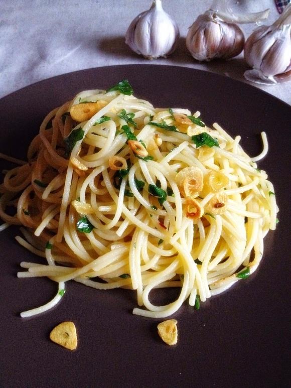 Spaghetti aglio olio - szybki obiad w 15 minut