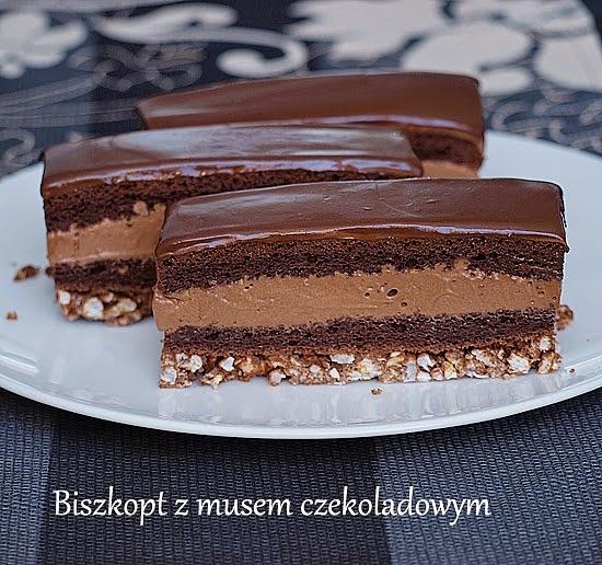 Biszkopt z musem czekoladowym