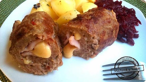 Roladki z mięsa mielonego z serem i szynką