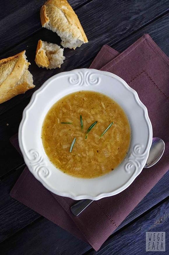 Zupa cebulowa