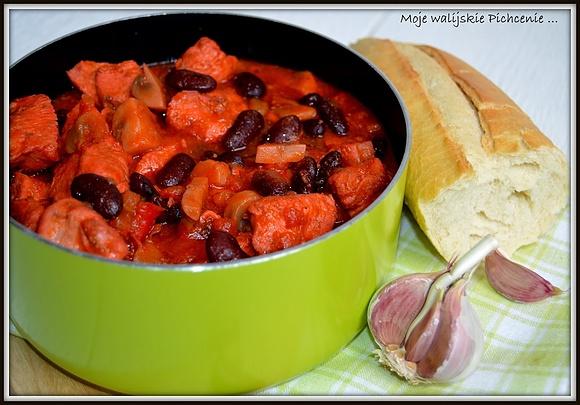 Kurczak tandoori masala z pieczarkami i czerwoną fasolą