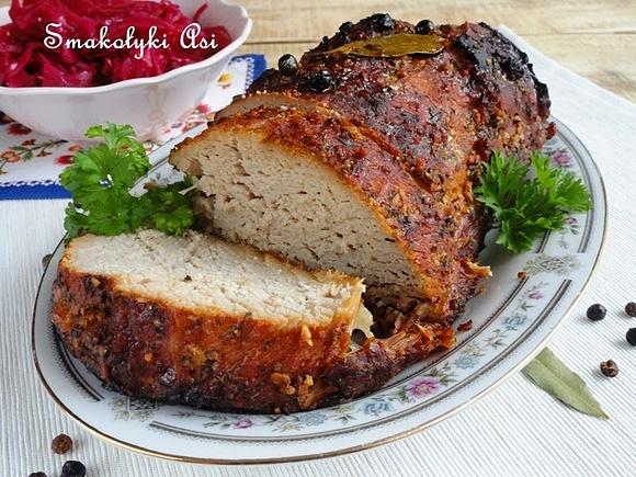 Schab pieczony z suszonymi owocami