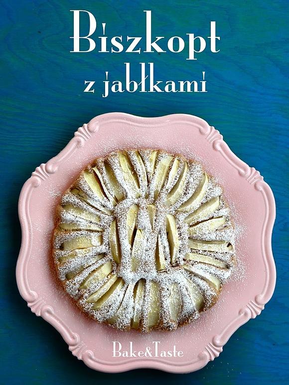 Cynamonowy biszkopt z jabłkami