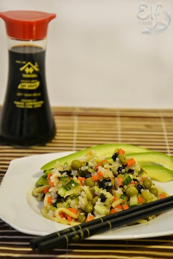 Wegańskie sushi dla leniwych z surówką sushi