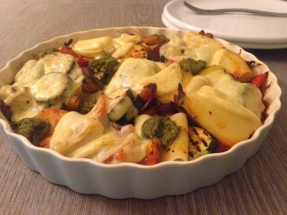Zapiekanka makaronowa z grillowanymi warzywami i serem mozzarella