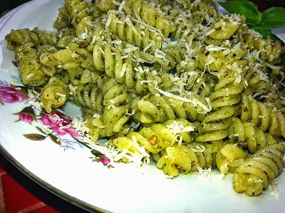Makaron świderki z pesto
