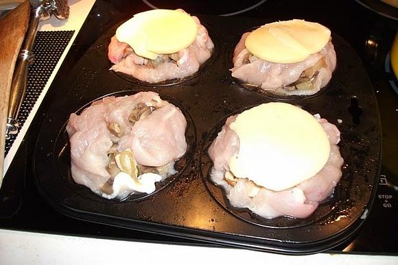 Muffinki z kurczakiem i pieczarkami