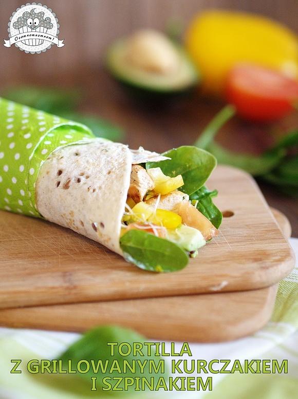 Dietetyczna tortilla z grillowanym kurczakiem i szpinakiem
