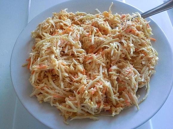 Surówka z selera w majonezie